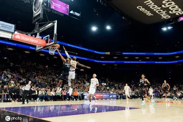 詹姆斯制勝罰球狄龍2T遭驅(qū)逐湖人險(xiǎn)勝太陽